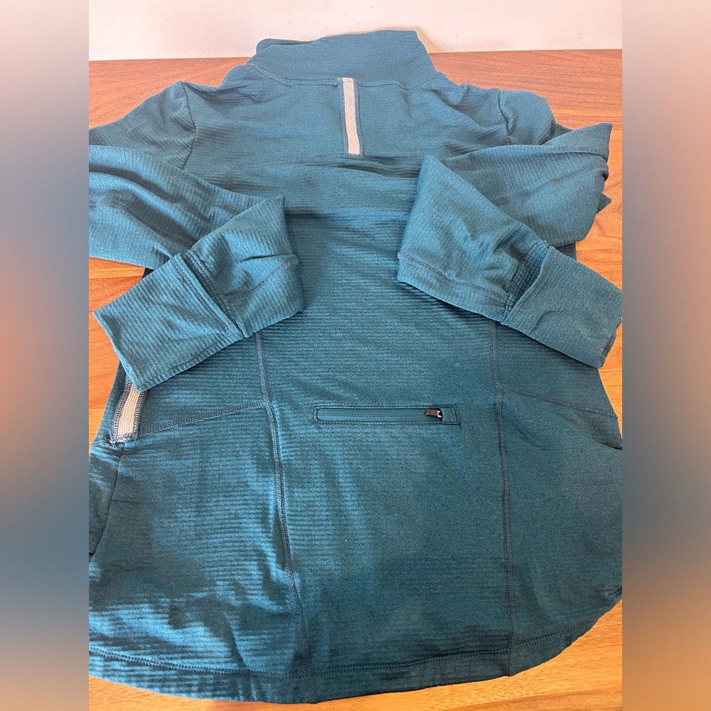 Winter Running Top - Picture 6 of 6